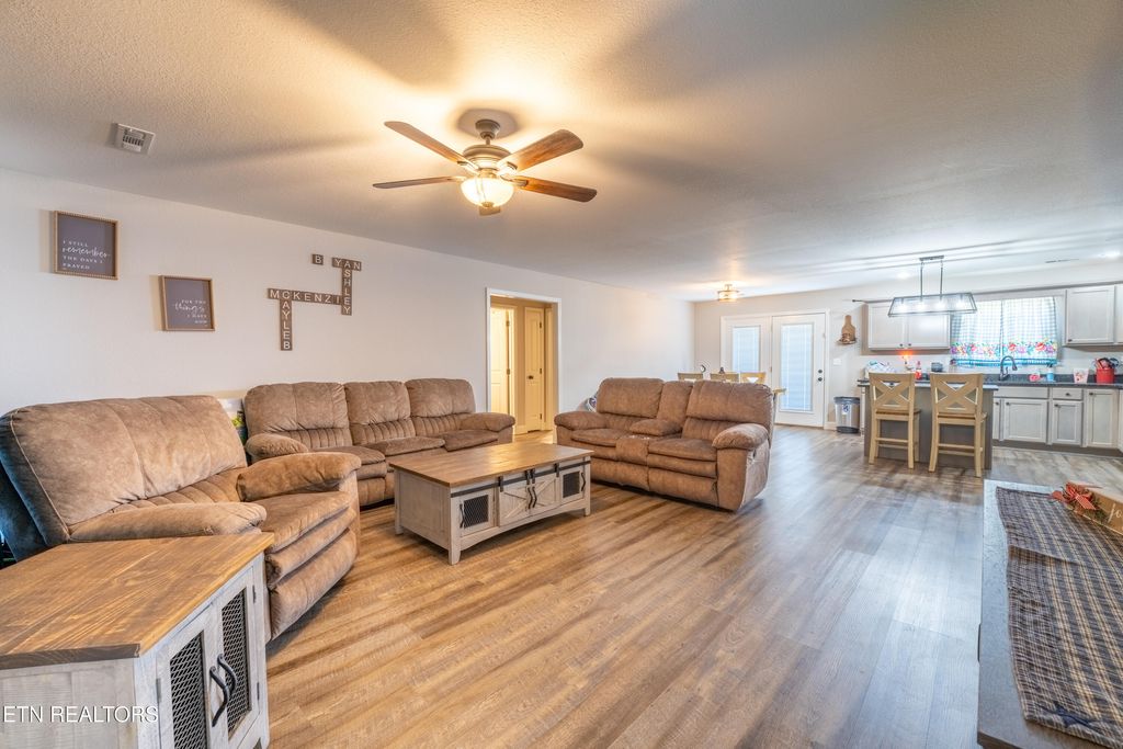 Photo of 241 Huntington Lane, Kodak, TN 37764 (MLS # 1321504)