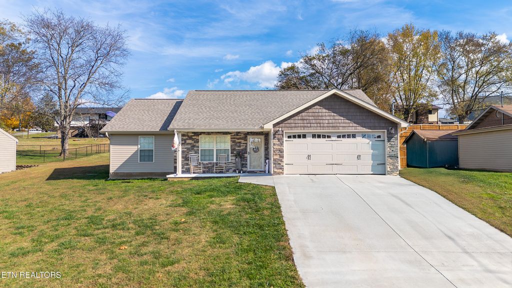 Photo of 241 Huntington Lane, Kodak, TN 37764 (MLS # 1321504)