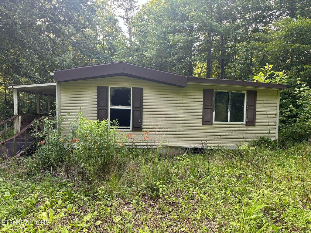 Photo of 490 Half Moon Rd, Oliver Springs, TN 37840 (MLS # 1304473)