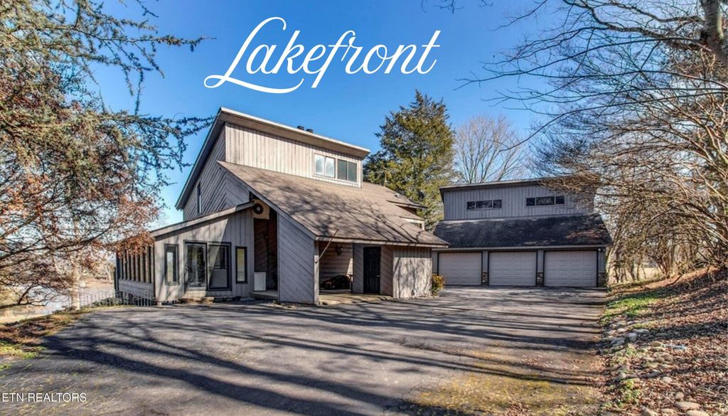 Photo of 2092 Lakewood Drive, Loudon, TN 37774 (MLS # 1329085)