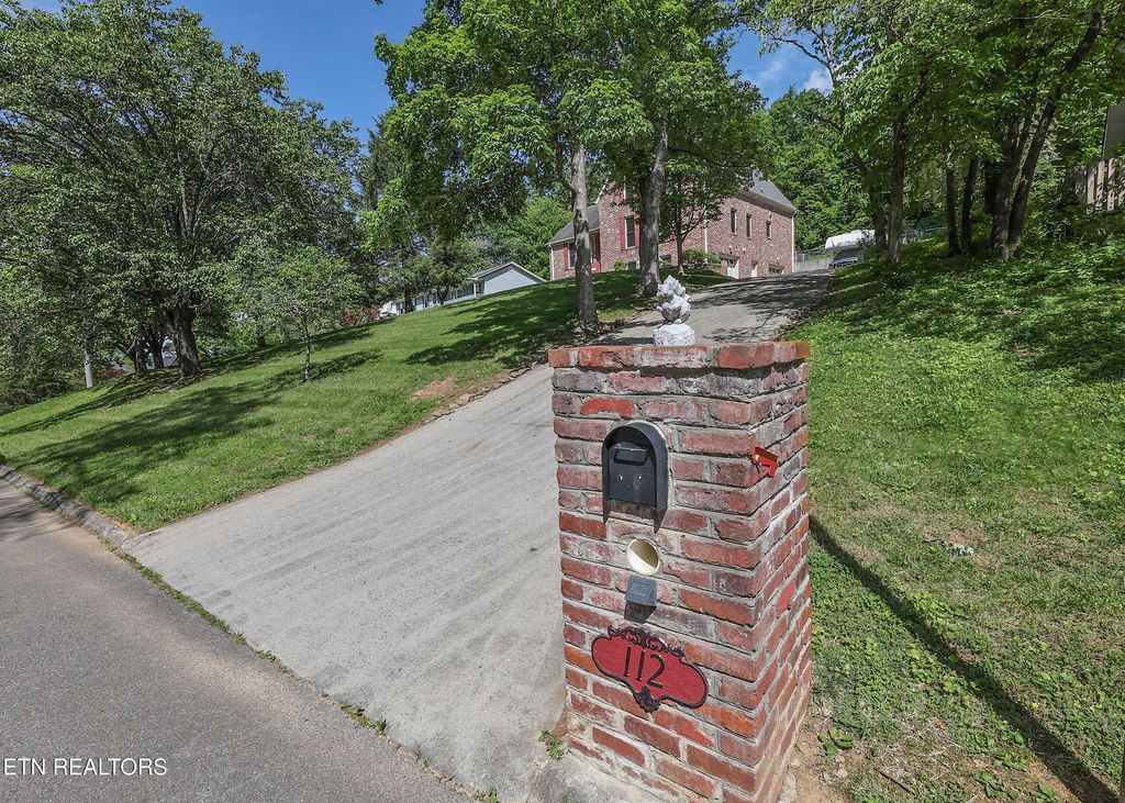 Photo of 112 Chestnut Hill Rd, Oak Ridge, TN 37830 (MLS # 1301281)