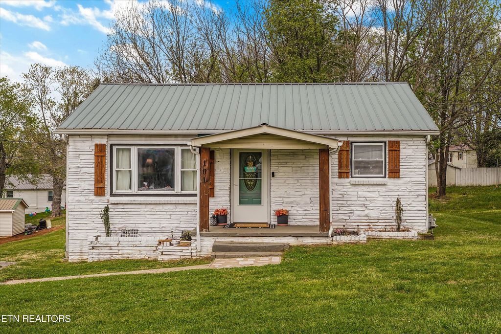 Photo of 101 Chapel Ave, Sweetwater, TN 37874 (MLS # 1335545)