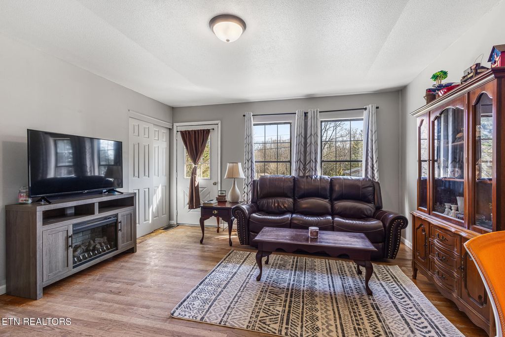 Photo of 915 Latham St, Etowah, TN 37331 (MLS # 1332178)