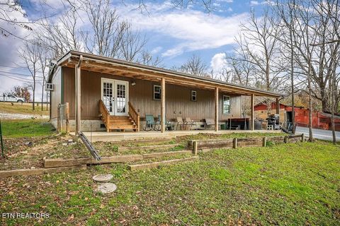 Photo of 301 W Everett St, Sparta, TN 38583 (MLS # 1322579)