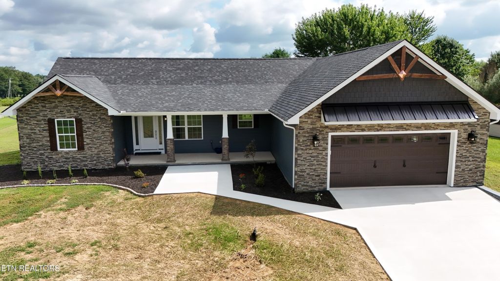 Photo of 2508 Bowman Loop, Crossville, TN 38571 (MLS # 1310747)
