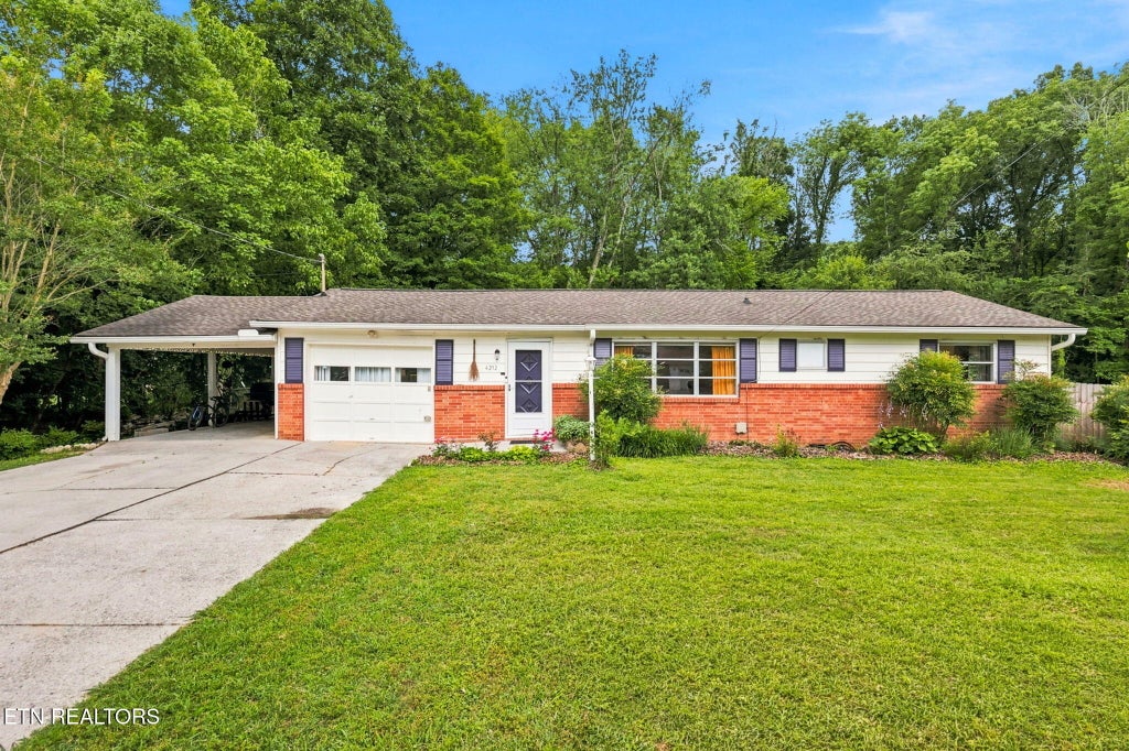 Photo of 4212 Felty Drive, Knoxville, TN 37918 (MLS # 1345564)