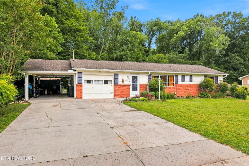 Photo of 4212 Felty Drive, Knoxville, TN 37918 (MLS # 1345564)