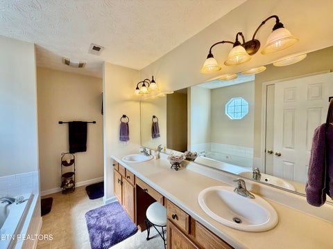 Tiny photo for 8435 Gardenside Lane, Powell, TN 37849 (MLS # 1354762)