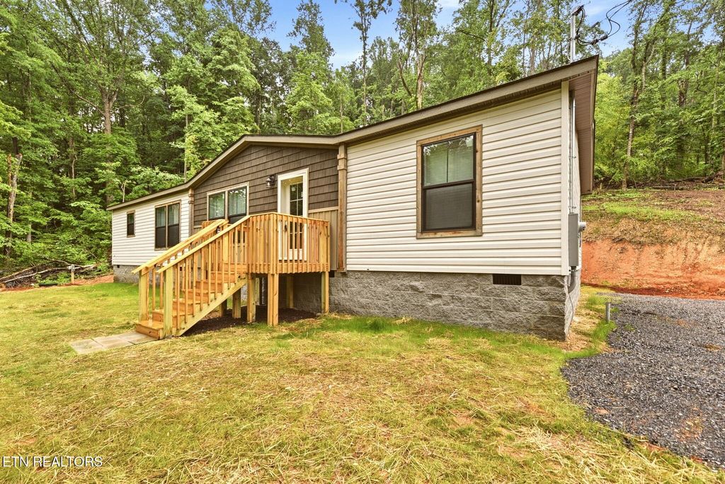 Photo of 283 Farmers Hollow Rd, Clinton, TN 37716 (MLS # 1341645)
