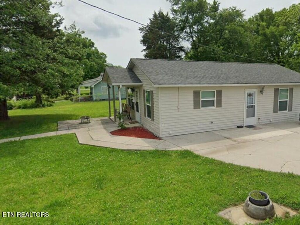 Photo of 415 First St, Kingston, TN 37763 (MLS # 1316605)