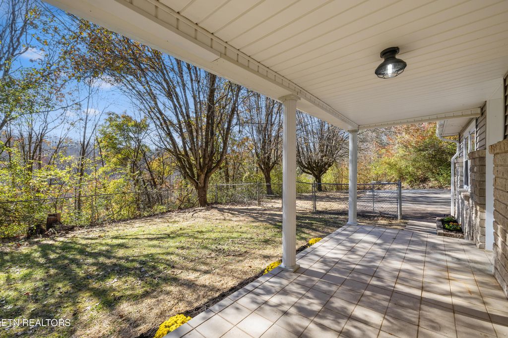 Photo of 1954 Bluff Rd, Harriman, TN 37748 (MLS # 1322095)