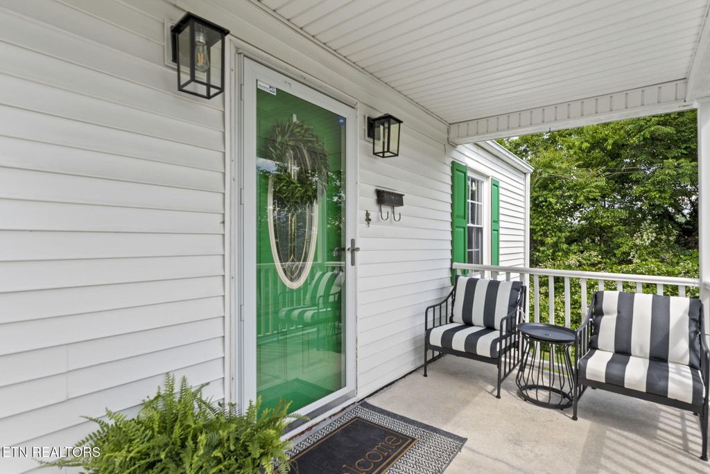 Photo of 313 Lamar Ave, Clinton, TN 37716 (MLS # 1300568)