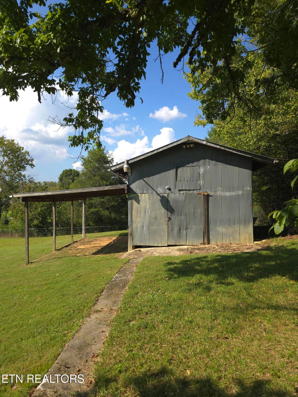 Photo of 308 Cash Rd, Knoxville, TN 37924 (MLS # 1353813)