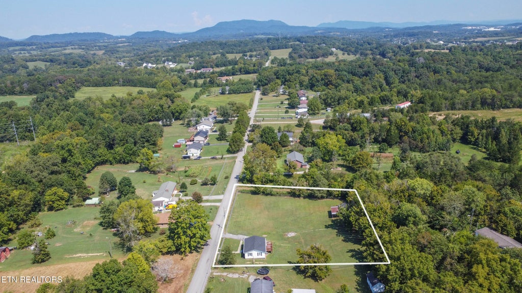 Photo of 308 Cash Rd, Knoxville, TN 37924 (MLS # 1353813)