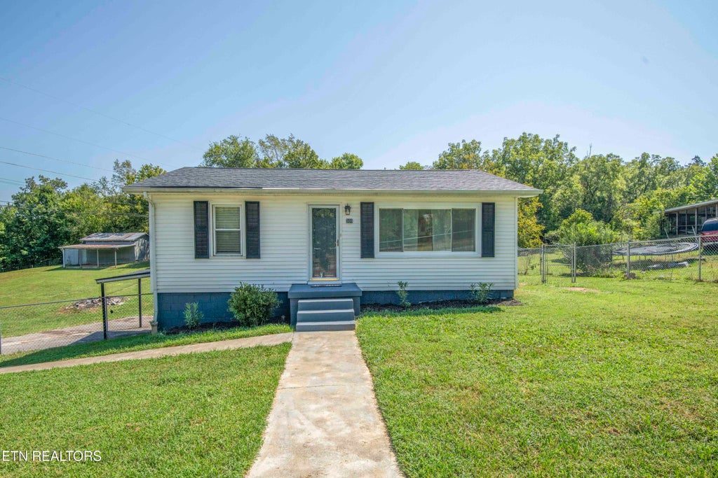 Photo of 308 Cash Rd, Knoxville, TN 37924 (MLS # 1353813)