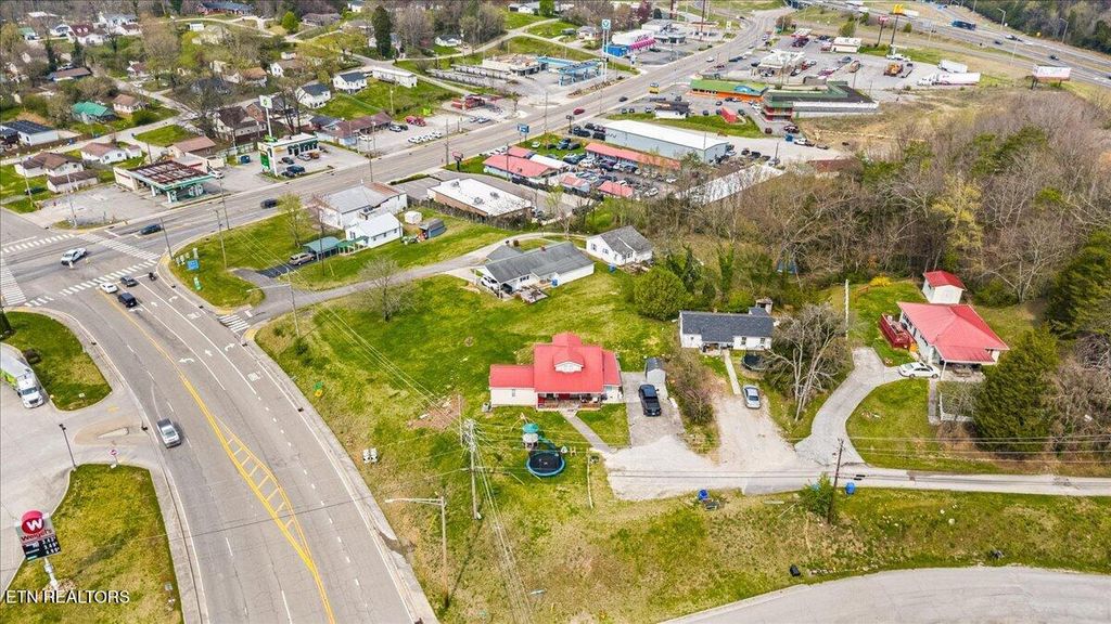 Photo of 111 Longfield Rd, Rocky Top, TN 37769 (MLS # 1335094)