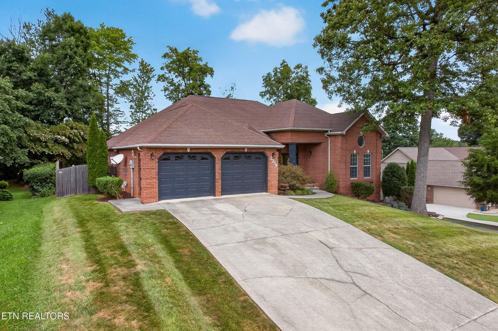 Photo of 2254 Argonne Drive, Maryville, TN 37804 (MLS # 1348817)