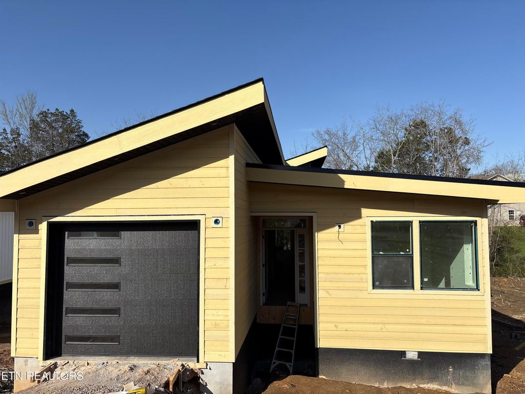 Photo of 2335 Rock Gardens Drive, Sevierville, TN 37876 (MLS # 1332648)