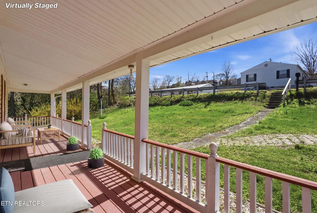 Photo of 601 Kingston St, Lenoir City, TN 37771 (MLS # 1333333)