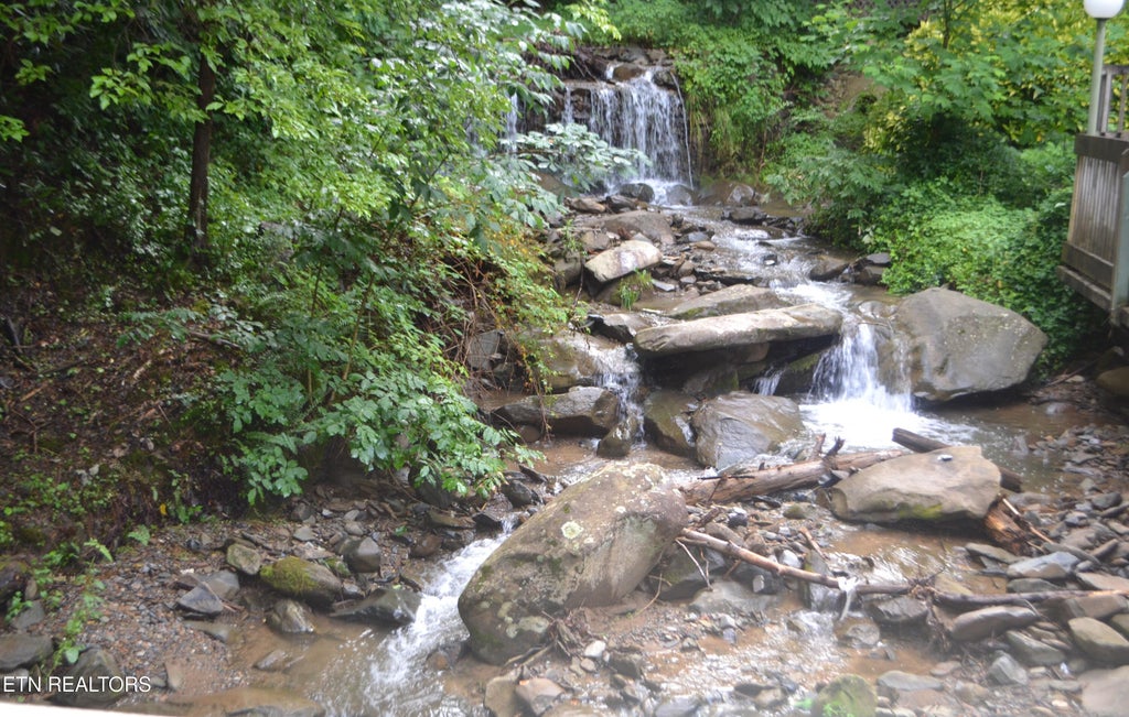 Photo of 1435 Wiley Oakley Drive #APT 177, Gatlinburg, TN 37738 (MLS # 1353829)
