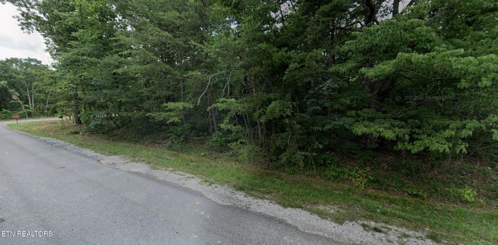 Photo of 105 Amherst Drive, Crossville, TN 38558 (MLS # 1327721)