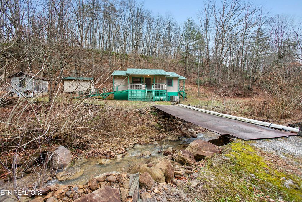 Photo of 176 Pearly Ward Lane, Caryville, TN 37714 (MLS # 1323985)