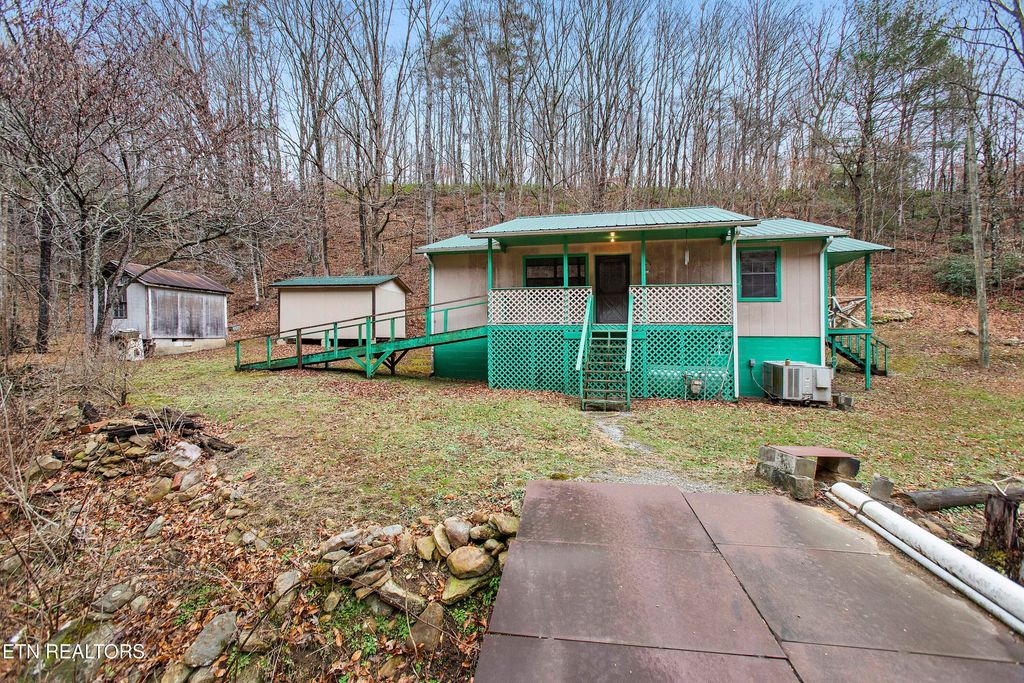 Photo of 176 Pearly Ward Lane, Caryville, TN 37714 (MLS # 1323985)