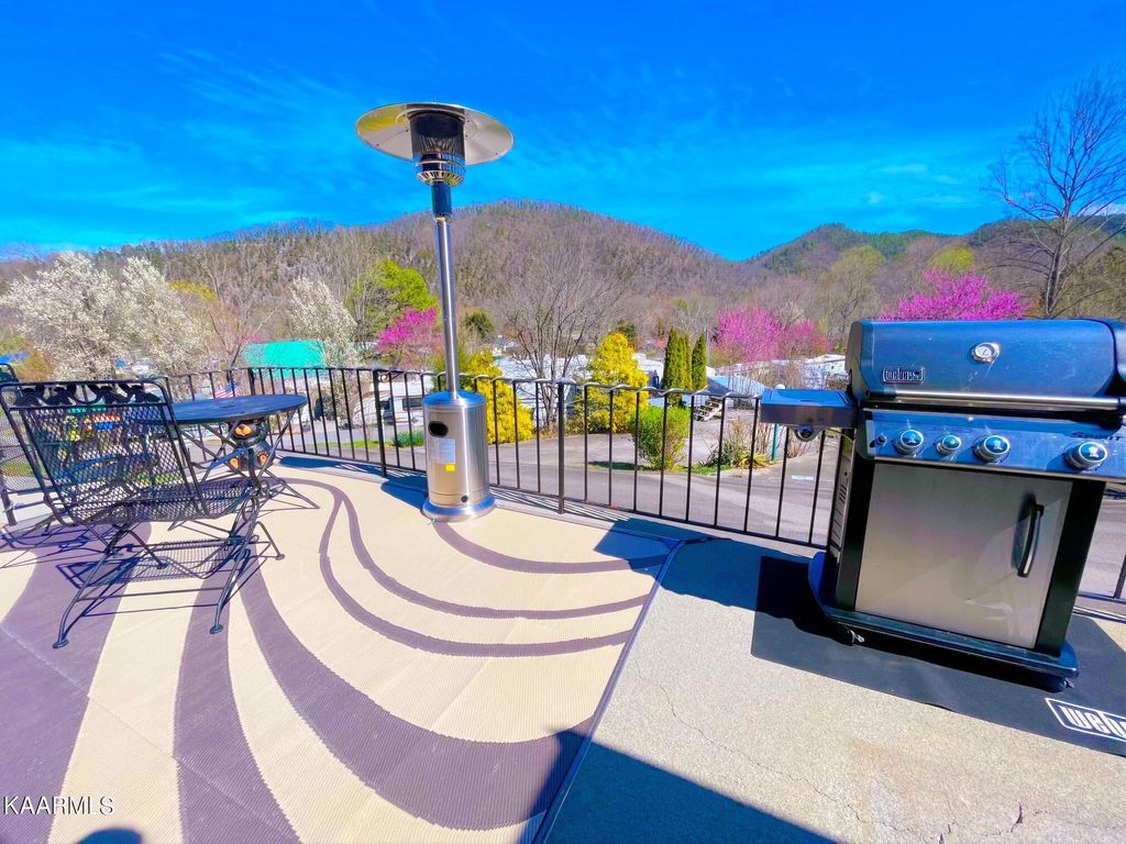 Photo of 68 Highway 73, Townsend, TN 37882 (MLS # 1221112)