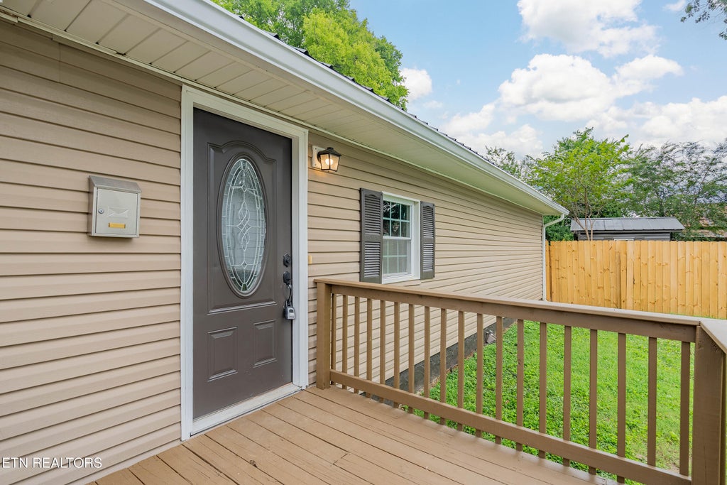 Photo of 412 Rule St, Maryville, TN 37804 (MLS # 1348066)