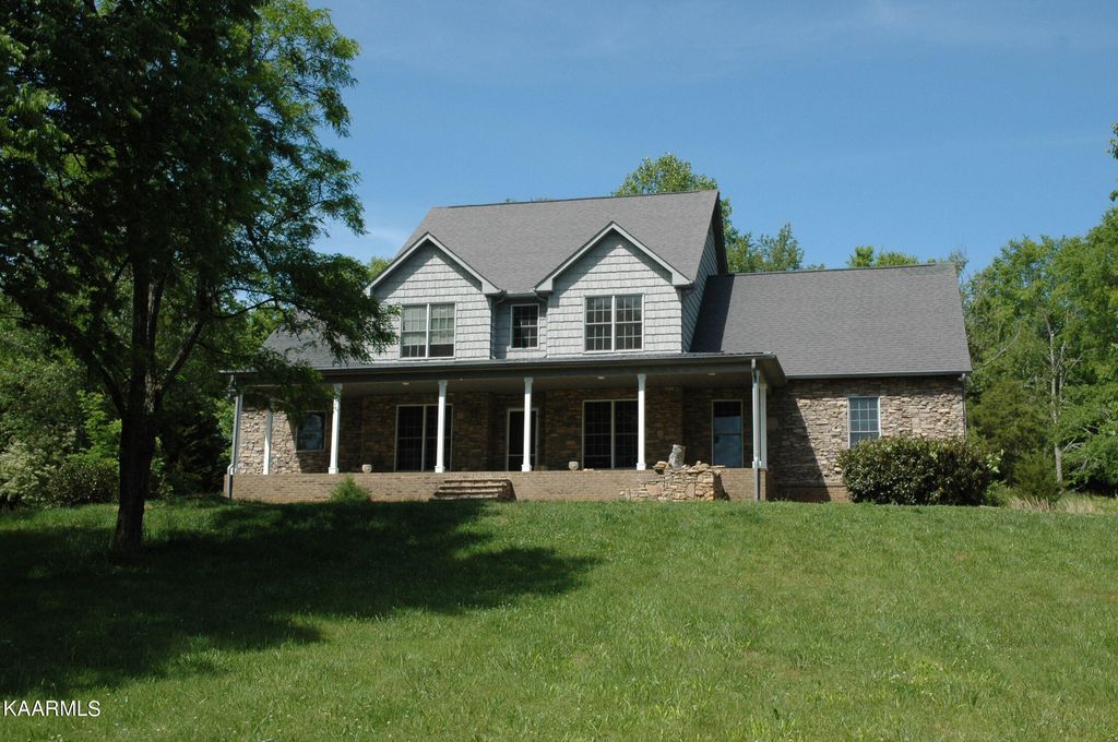 Photo of 3232 Deerfield Drive, Louisville, TN 37777 (MLS # 1228687)