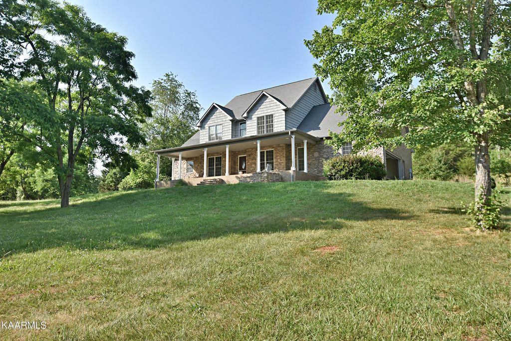Photo of 3232 Deerfield Drive, Louisville, TN 37777 (MLS # 1228687)