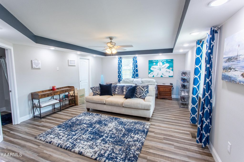 Photo of 112 Mountain View Estates Rd, Wartburg, TN 37887 (MLS # 1237382)