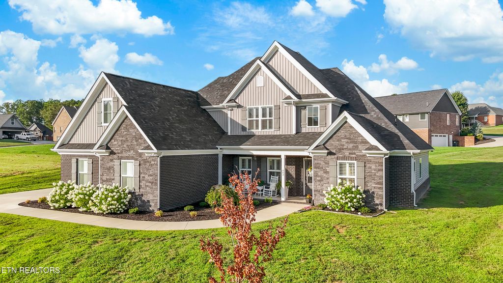 Photo of 403 Cummings Court, Morristown, TN 37814 (MLS # 1309870)