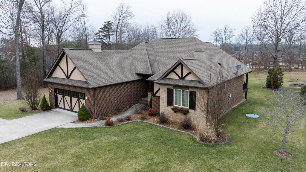 Photo of 299 E Deer Creek Drive, Crossville, TN 38571 (MLS # 1330914)