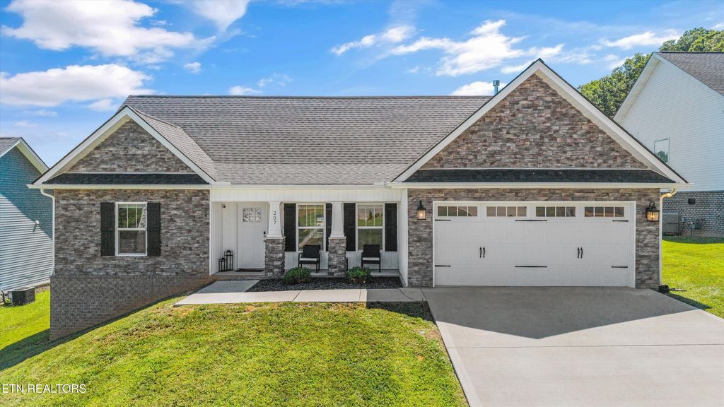 Photo of 207 Daniel Morris Point, Clinton, TN 37716 (MLS # 1307652)