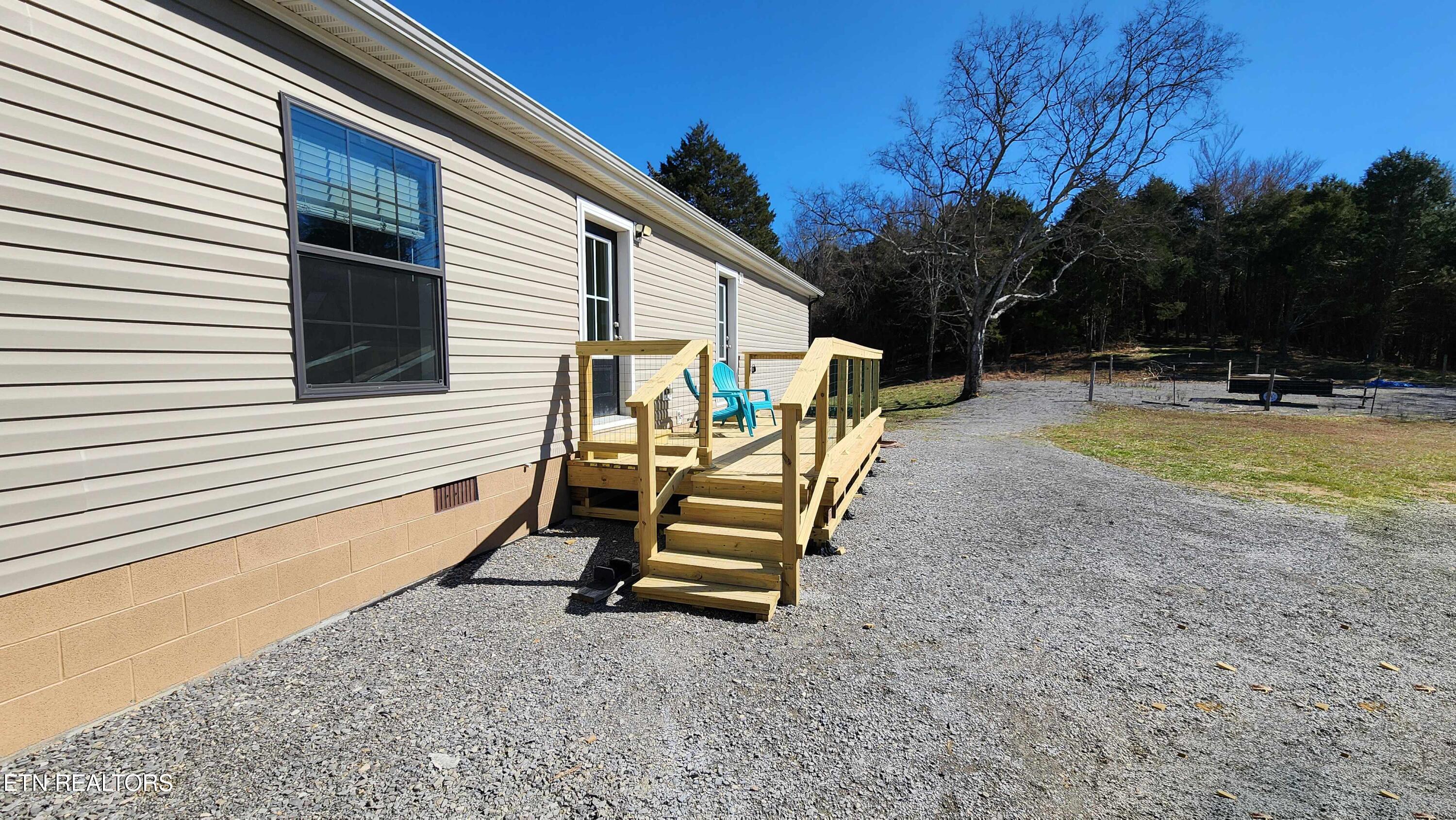 2695 Leslie Road