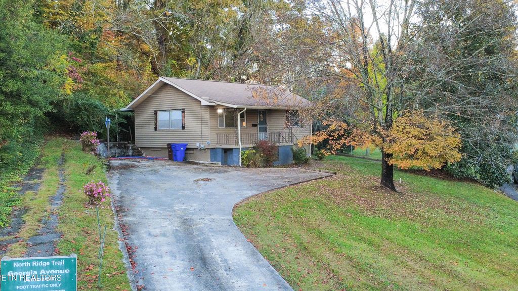 Photo of 96 Olney Lane, Oak Ridge, TN 37830 (MLS # 1320755)