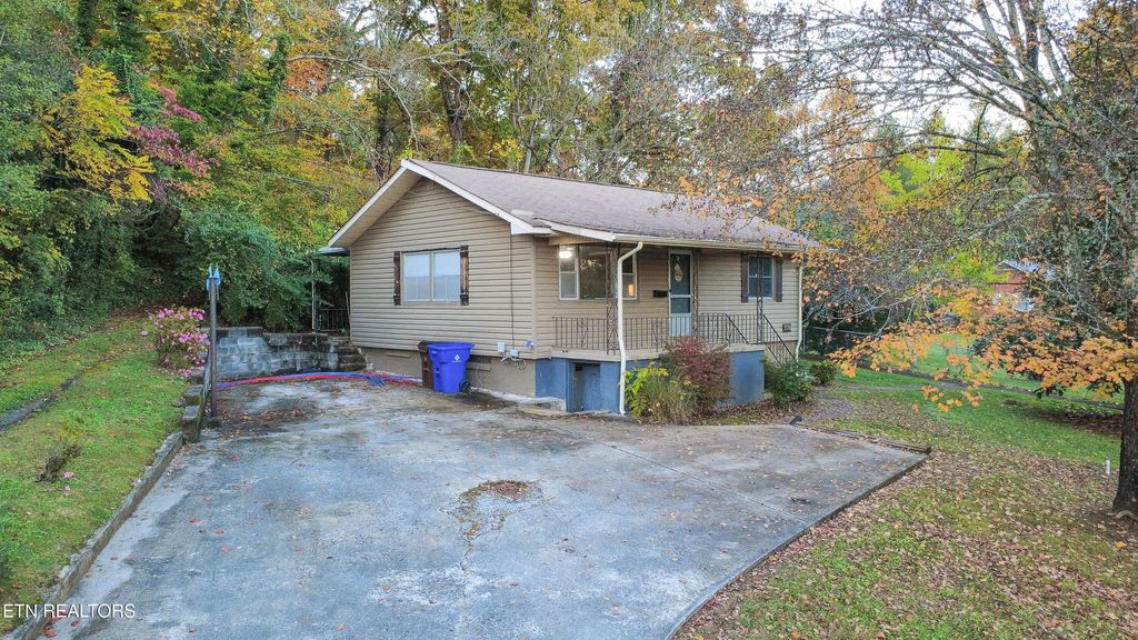 Photo of 96 Olney Lane, Oak Ridge, TN 37830 (MLS # 1320755)