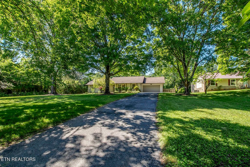 Photo of 11725 Autumn Leaves Lane, Knoxville, TN 37934 (MLS # 1343298)