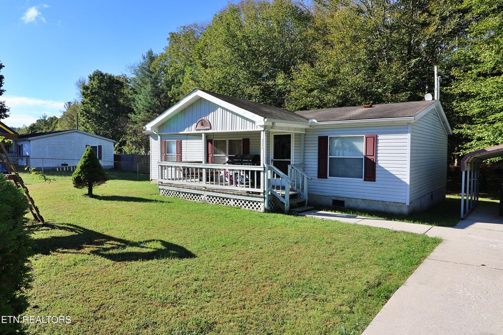 Photo of 339 Edgewood Blvd, Oneida, TN 37841 (MLS # 1358849)