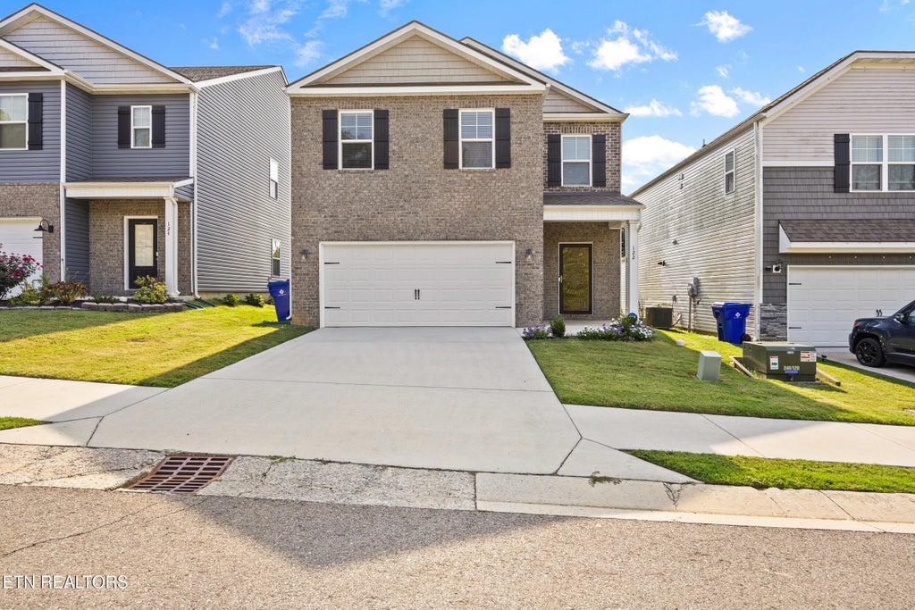 Photo of 122 Harbour Pointe Lane, Oak Ridge, TN 37830 (MLS # 1356437)