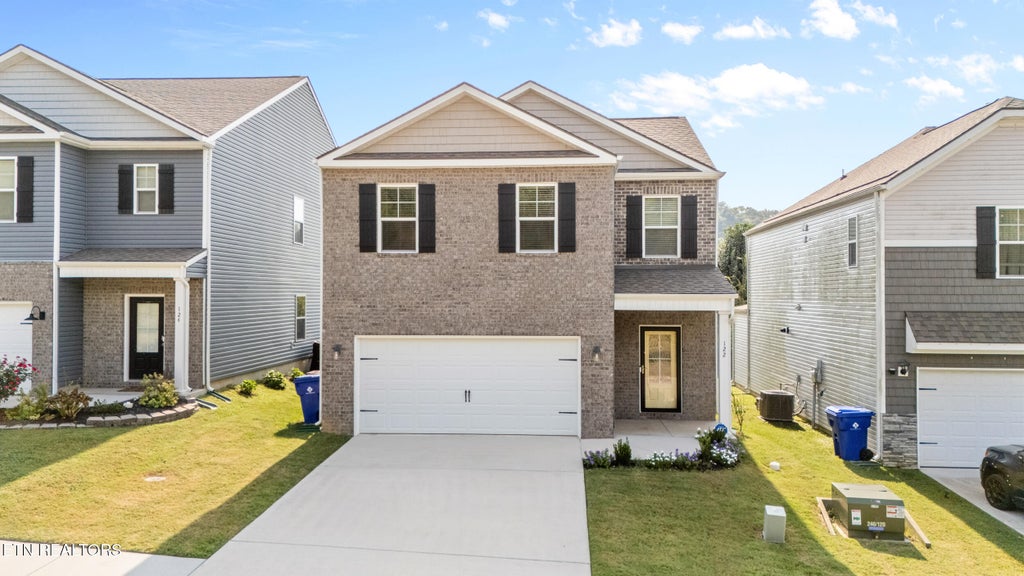 Photo of 122 Harbour Pointe Lane, Oak Ridge, TN 37830 (MLS # 1356437)