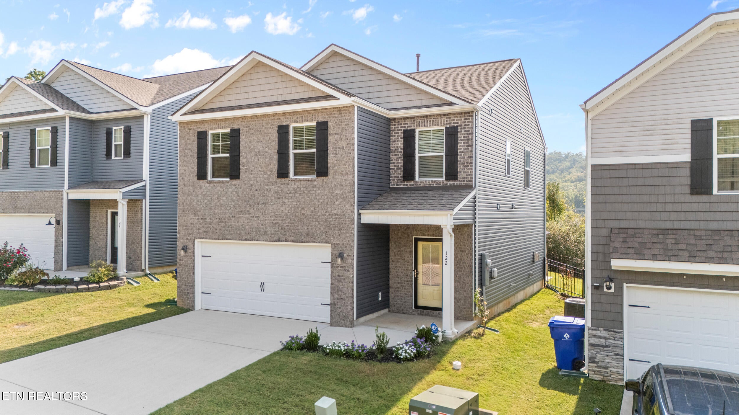122 Harbour Pointe Lane
