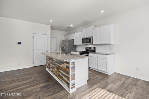 Tiny photo for 122 Harbour Pointe Lane, Oak Ridge, TN 37830 (MLS # 1356437)