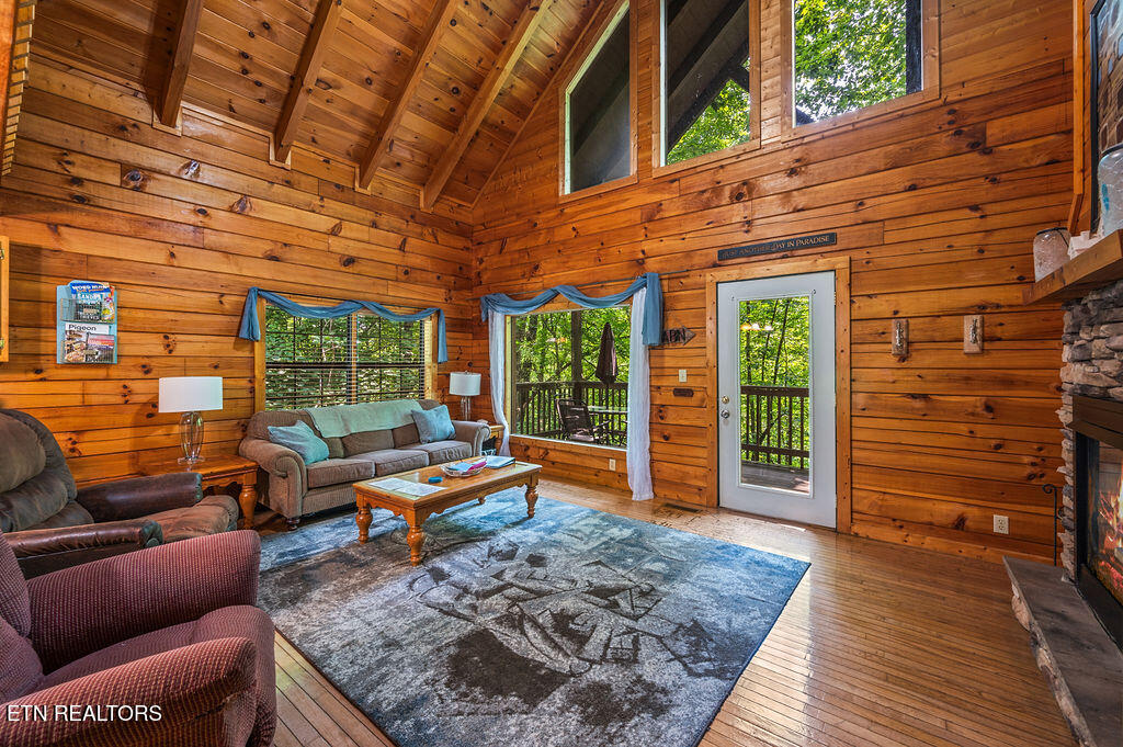 528 Wildwood Forest Way