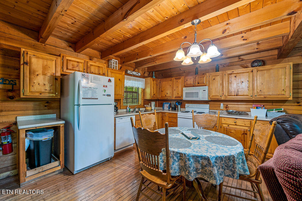 528 Wildwood Forest Way