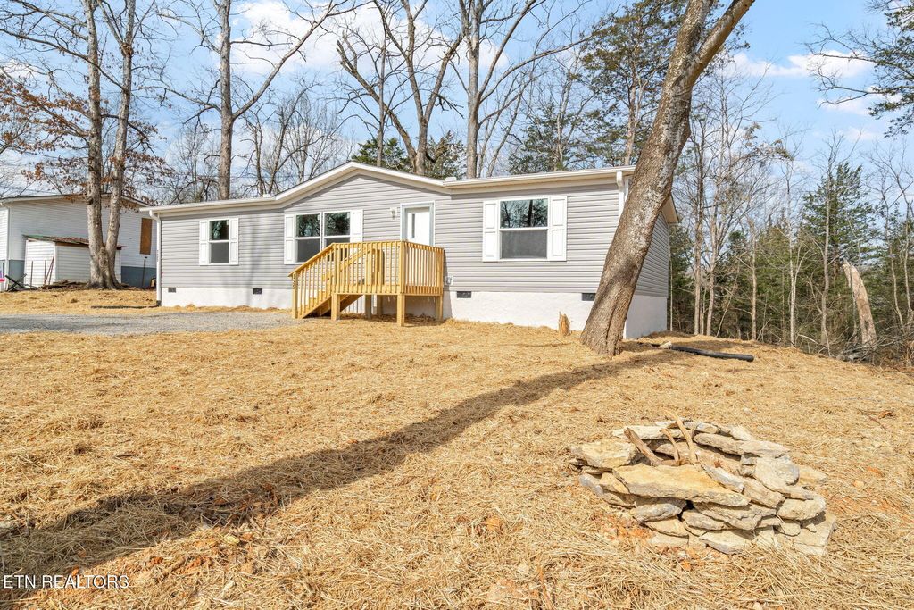 Photo of 135 Rose Circle, Kingston, TN 37763 (MLS # 1293040)