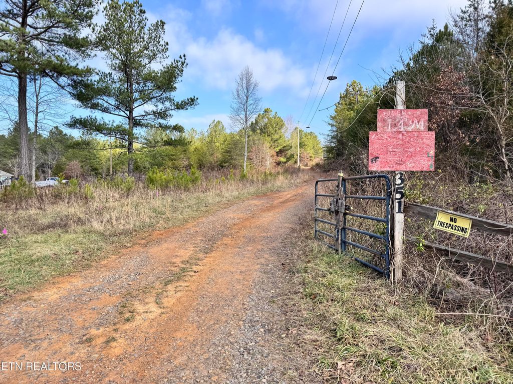Photo of 351 White Plains Rd, Vonore, TN 37885 (MLS # 1315367)