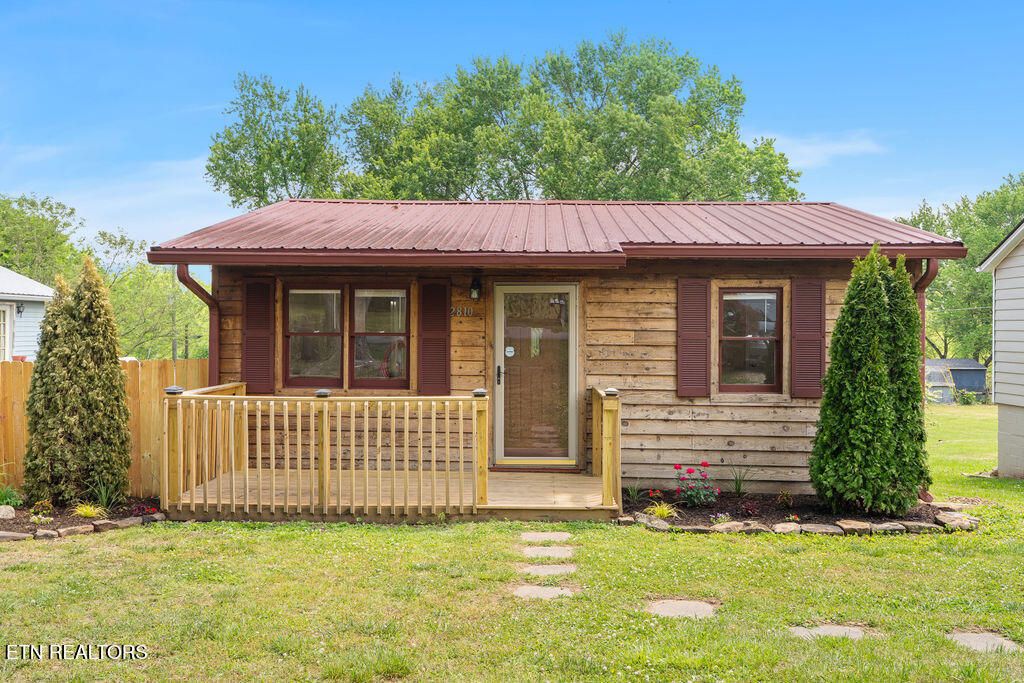 Photo of 2810 Carson Ave, Knoxville, TN 37917 (MLS # 1339006)