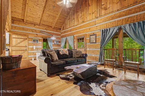 Tiny photo for 3426 Twin City Way #UNIT 55, Pigeon Forge, TN 37863 (MLS # 1350188)